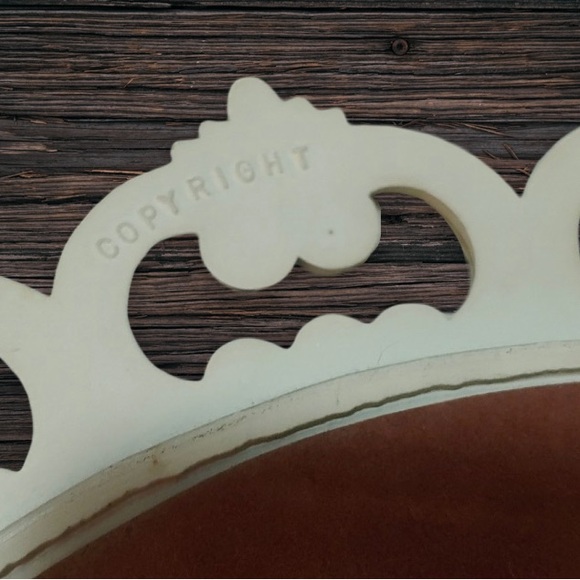 Vintage Syroco Shabby Chic Oval Wall Mirror - Picture 5 of 9